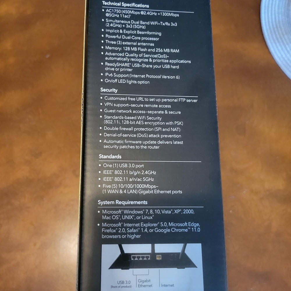 NETGEAR Nighthawk Smart Wi-Fi Router R6700 AC1750 - Picture 4 of 6